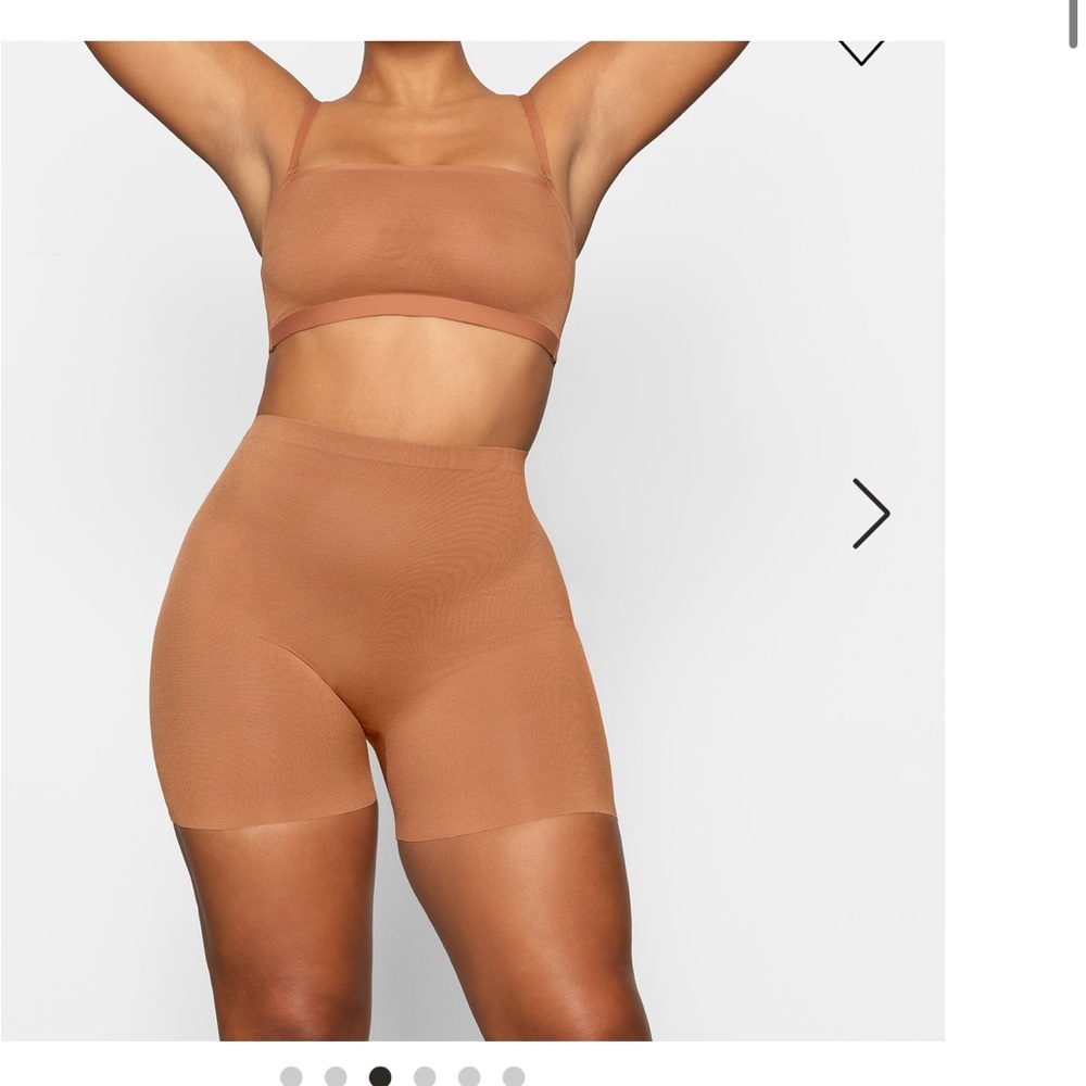 Skims low back sheer bare sculpt, mid shorts , multiple sizes